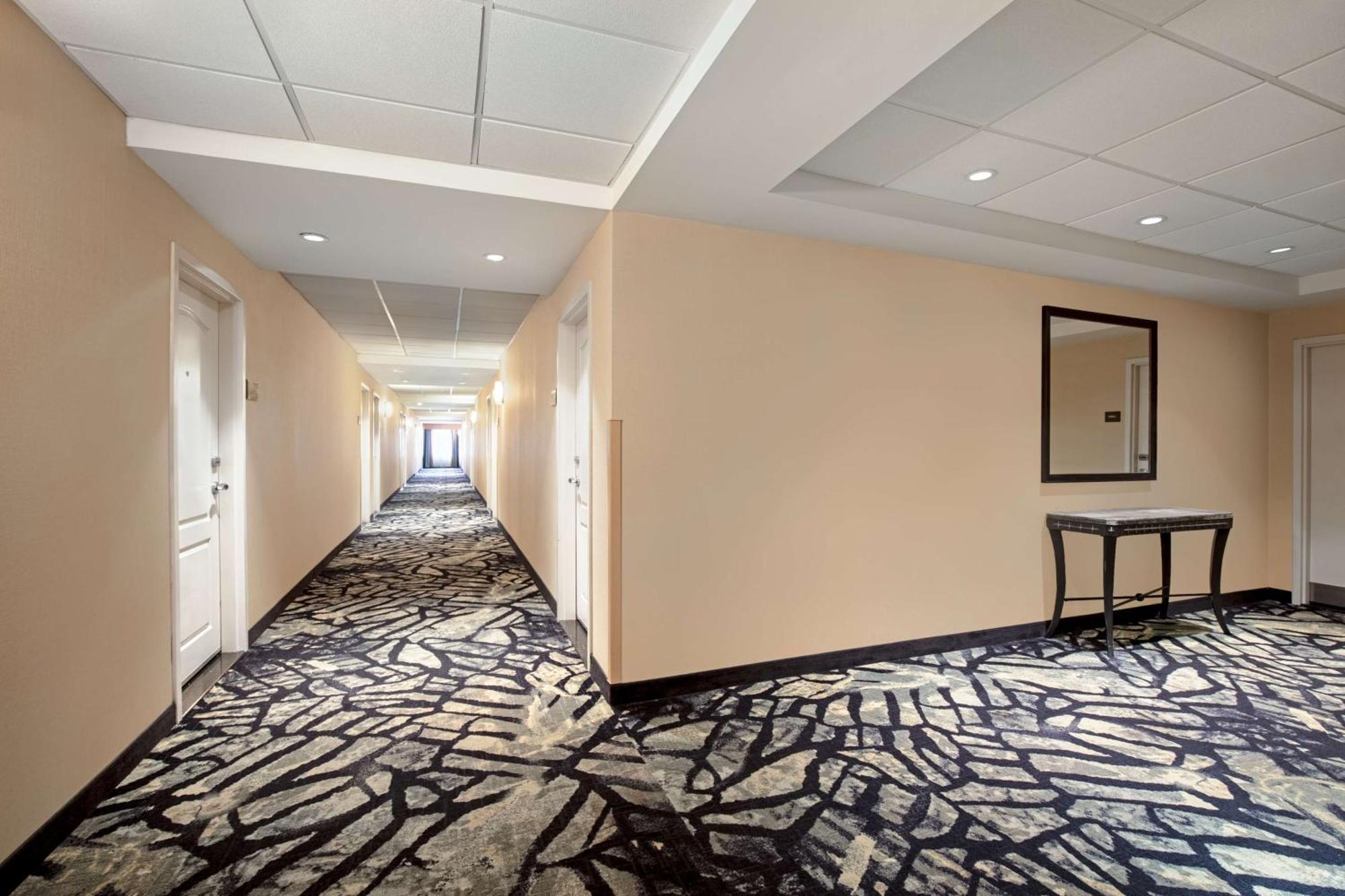 Hampton Inn By Hilton Toronto Airport Corporate Centre Exterior photo
